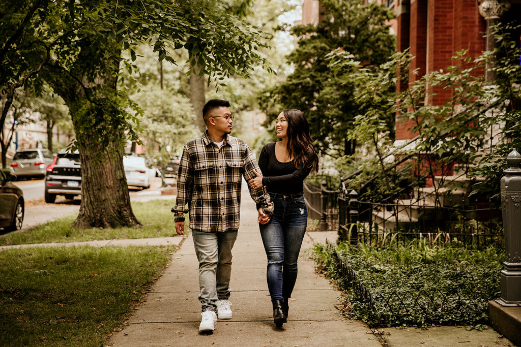 Couple's engagement photos in the Lincoln Park neighborhood streets of chicago